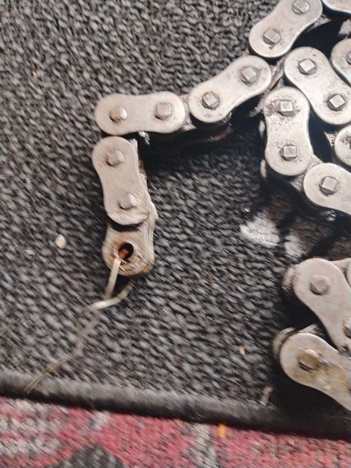  Diamond roller chain, likely a 530XL0 Missing Master Link