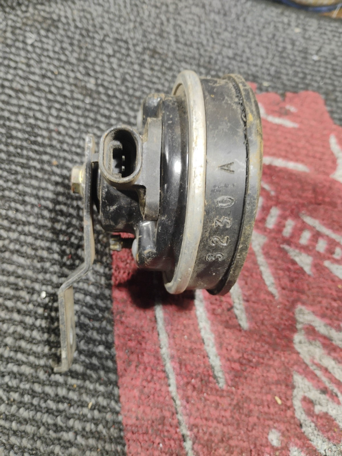 Jeep Wrangler YJ 92-95 OEM Horn Under the Hood Sparton 2.5 Cylinder