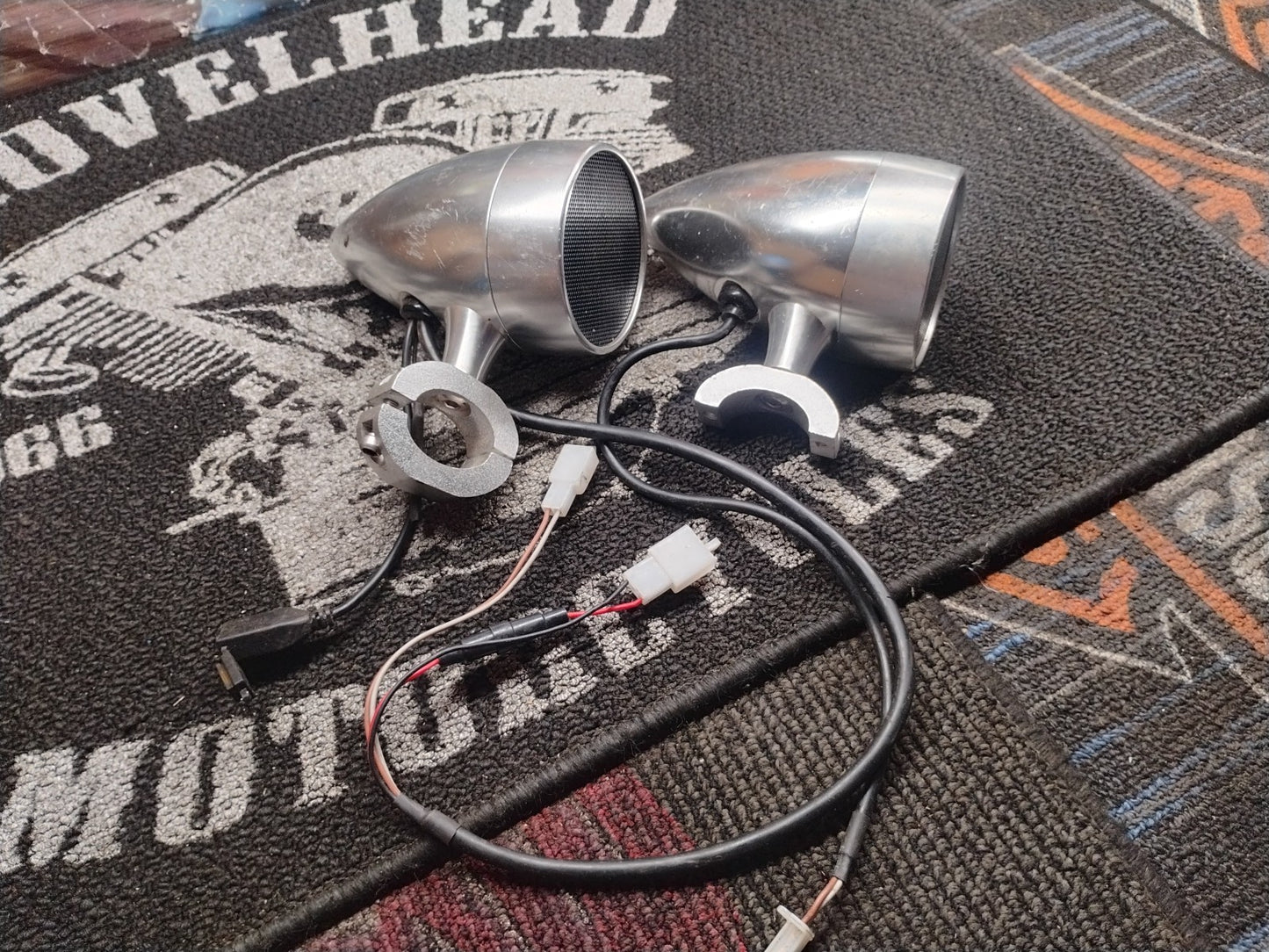 Harley Davidson Road King Softail Dyna Sportster Handlebar Mounted Speakers