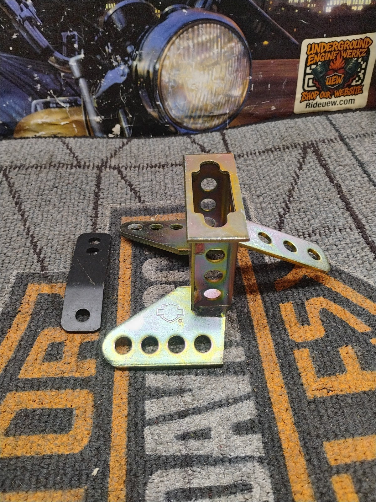 HARLEY DAVIDSON GENUINE TOURING RIDER BACKREST MOUNT 
