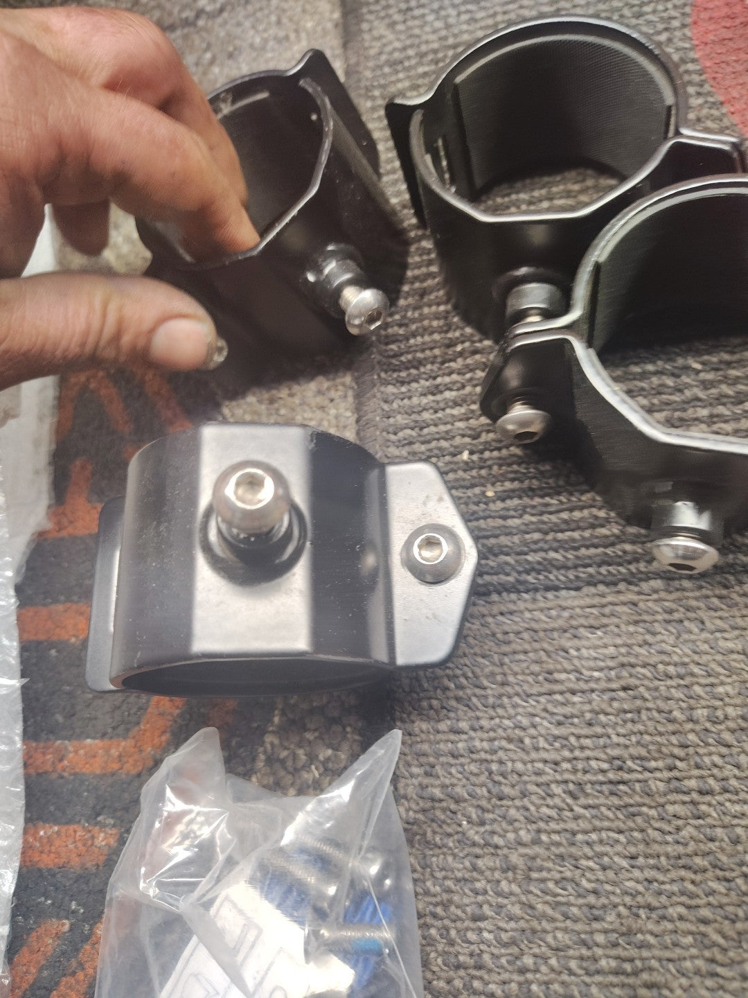 4PCS LED Light Bar Clamp Roof Roll Cage 1" 1.75" 2" Tube Mount Brackets Off Road