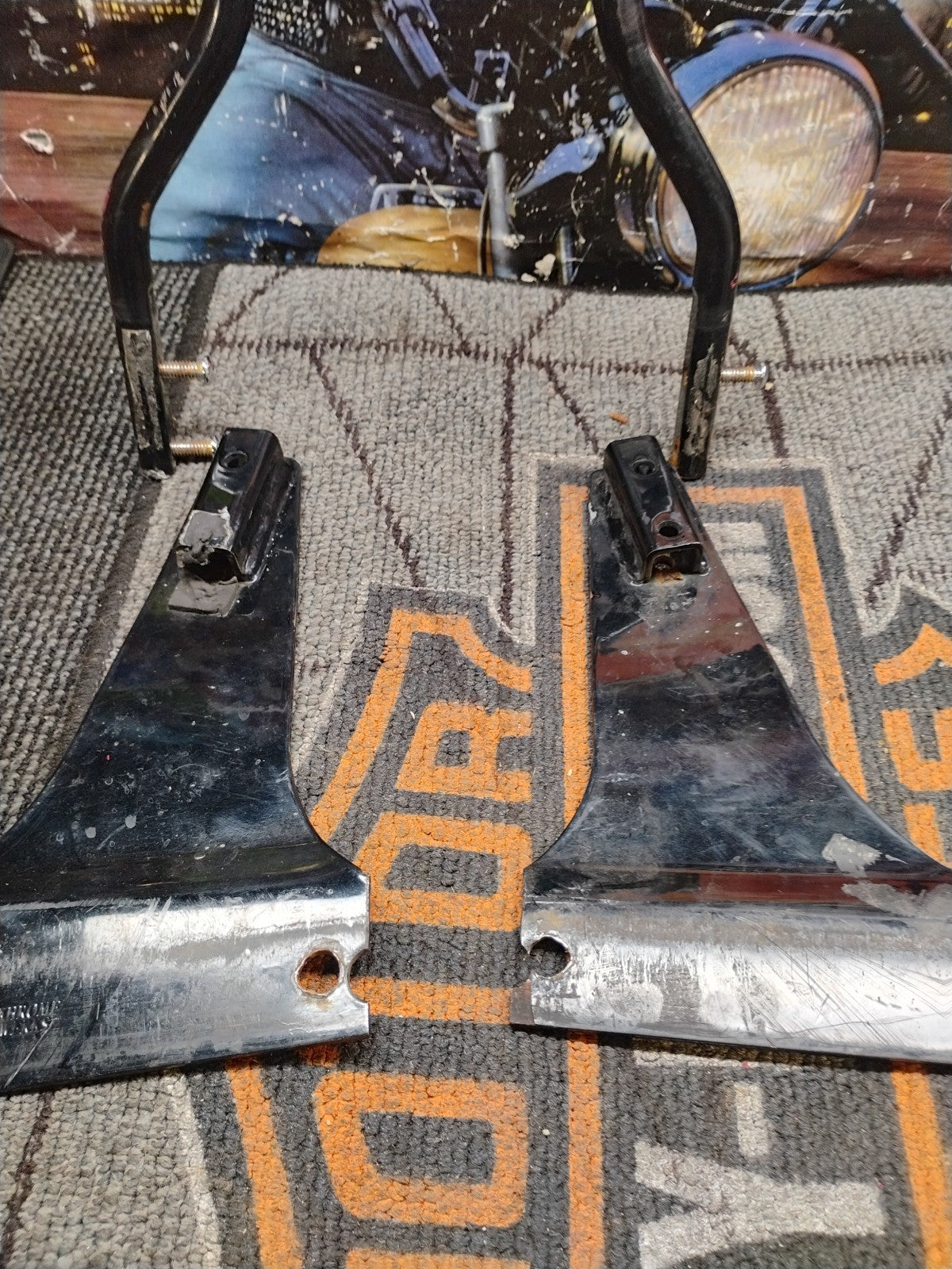  HARLEY- DAVIDSON 2006-2017 DYNA STREET BOB & SUPER GLIDE SISSY BAR 