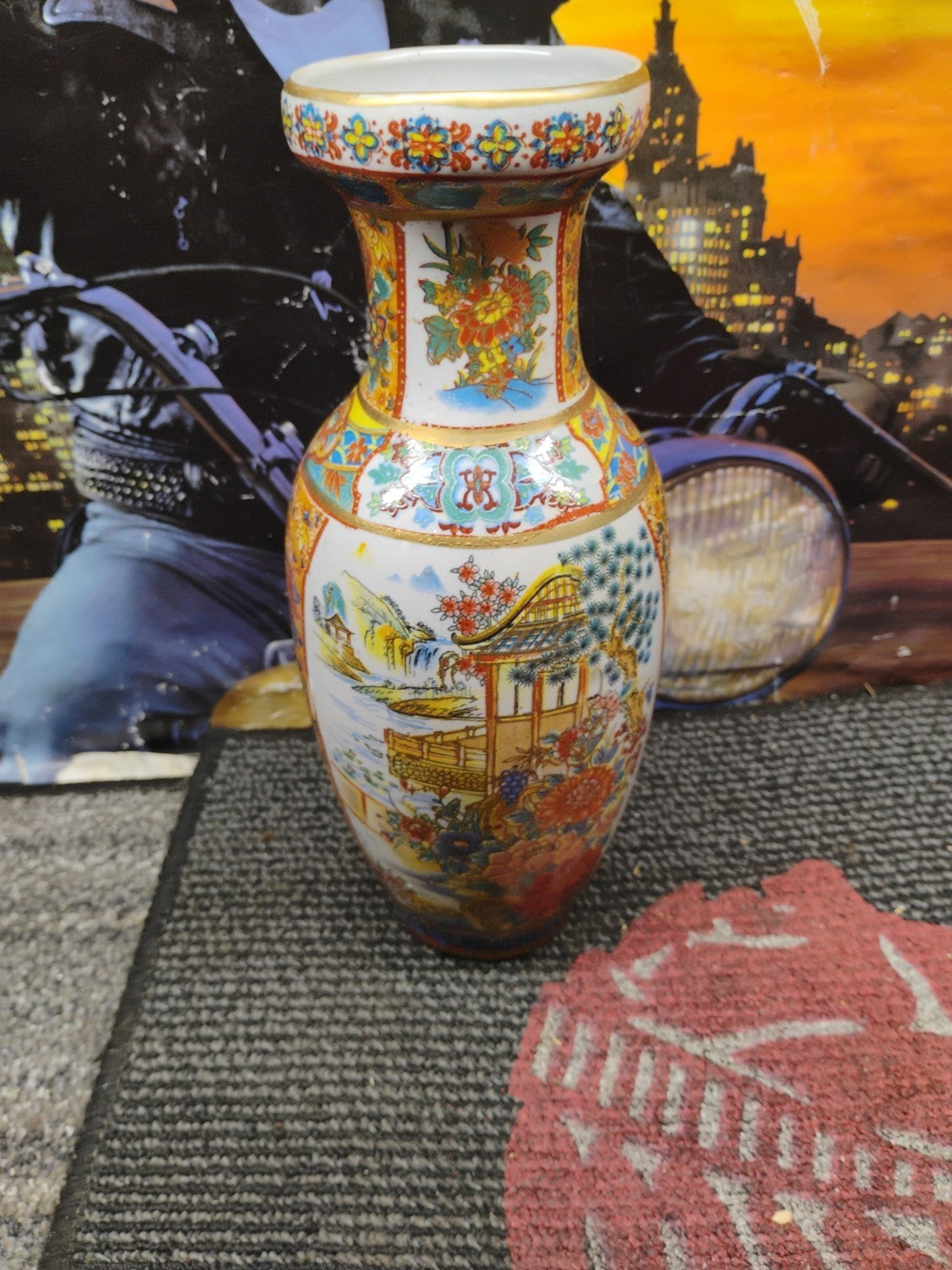 ASIAN CHINESE POCELAIN MORIAGE VASE PAGODA FLORAL DESIGN 9.5" TALL RARE ANTIQUE