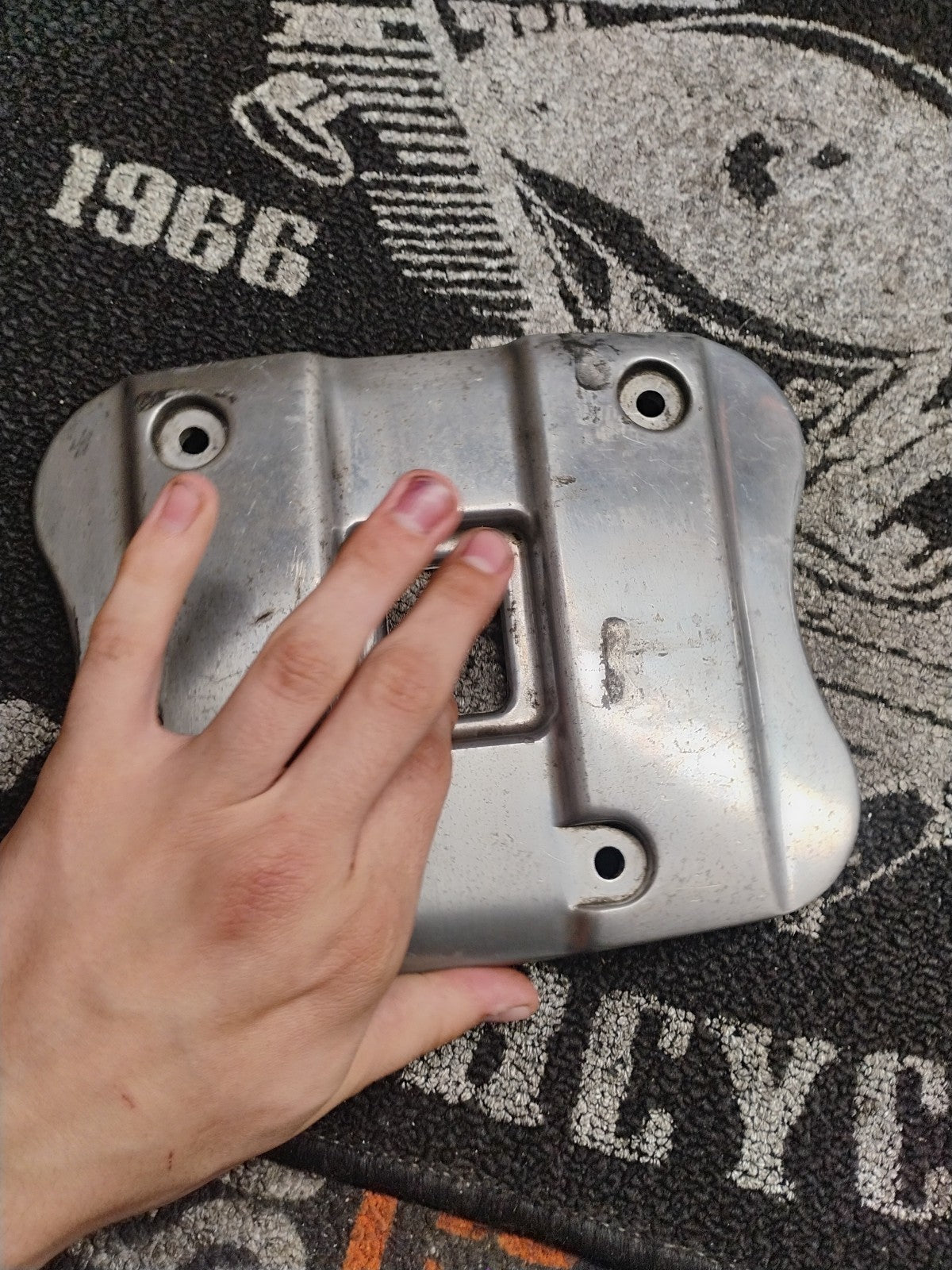 Harley-Davidson OEM 95-03 XL Polished Rocker Cover 17501-86B Cast #17581-95