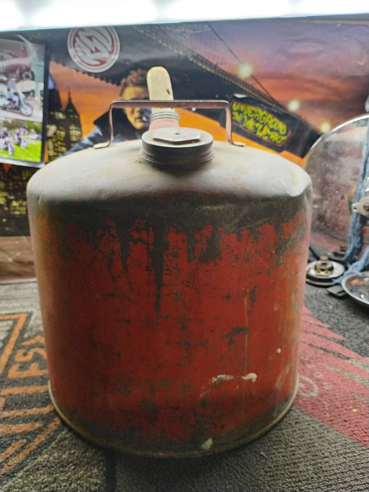 VINTAGE EAGLE THE GASSER 5 GALLON GAS CAN NO SPOUT