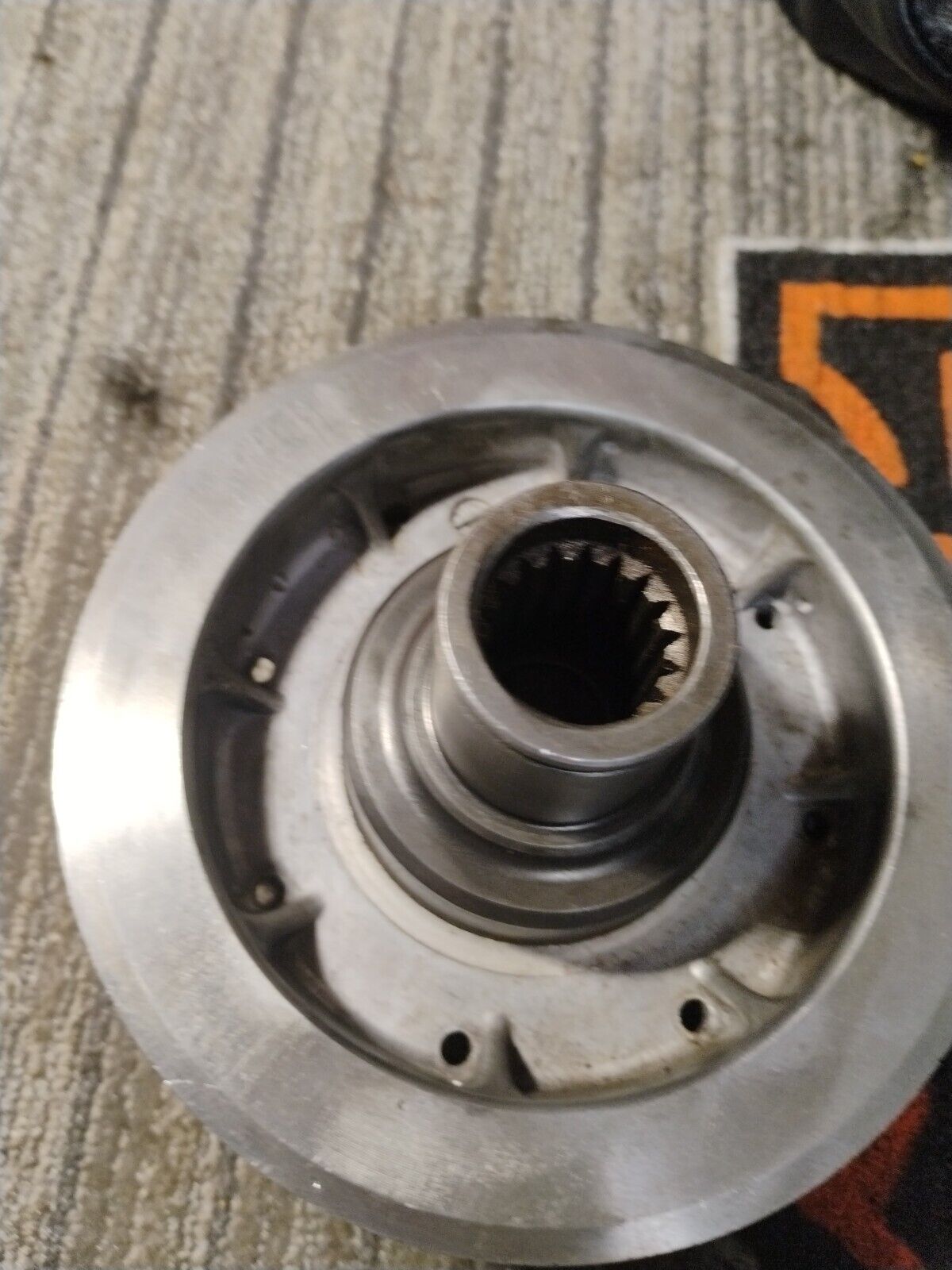 Clutch Hub Harley Davidson 37550-90A 1995 HD DYNA FXDS Oem