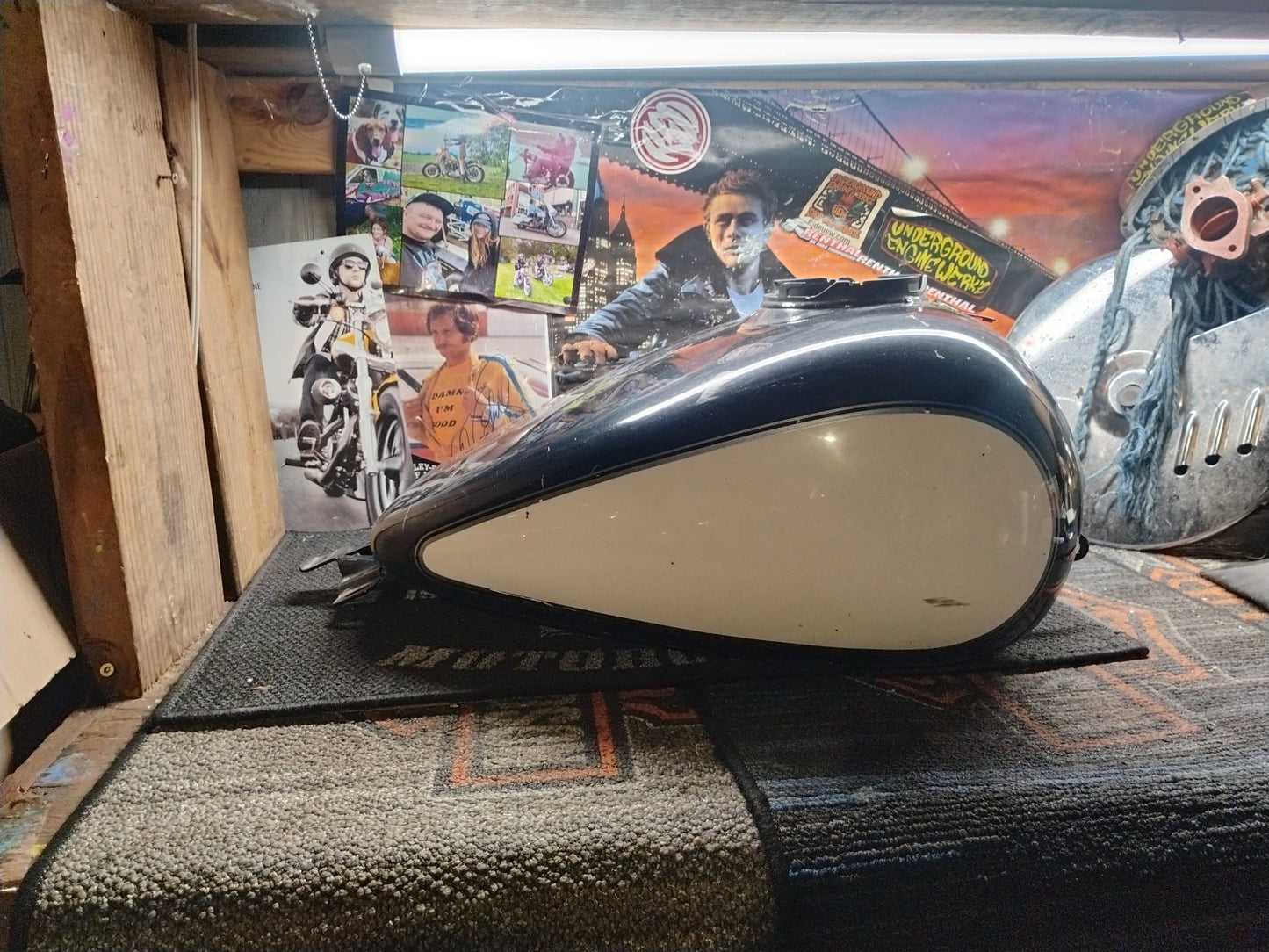 OEM Harley-Davidson Touring 6 Gallon Fuel Gas Tank Black Cream Two Tone