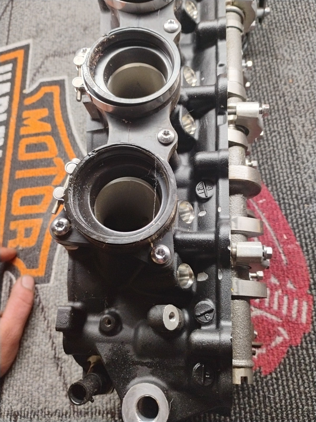 21 Triumph Rocket III 3 GT 2500 engine cylinder head ,valves ,camshaft and more