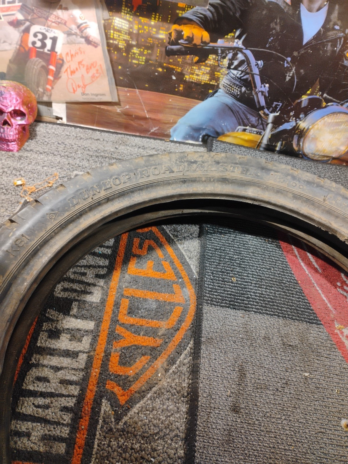 Nos 1969 Vintage Roadmaster Tt100 19in vintage motorcycle tire for display nos