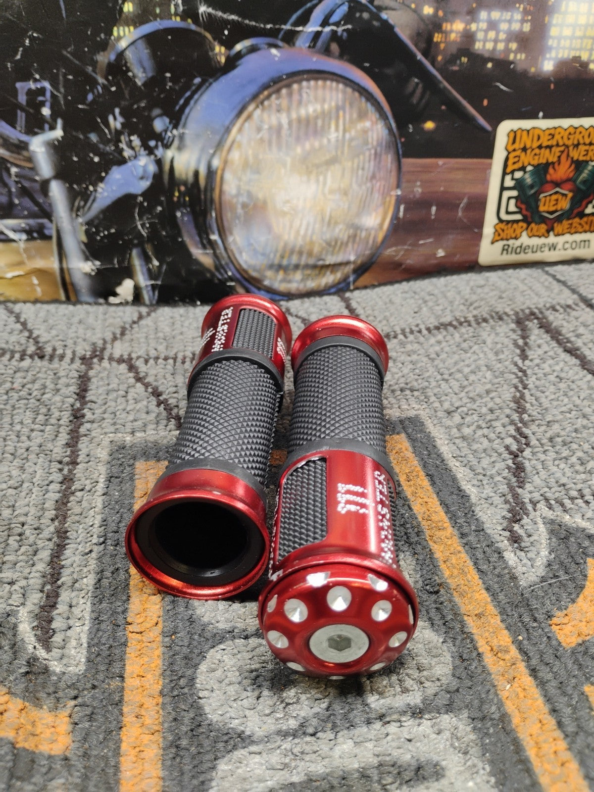 HAND 7/8" HANDLEBAR RUBBER MOTORCYCLE SPORTS RED ALUMINUM GRIP BIKES UNIVERSAL