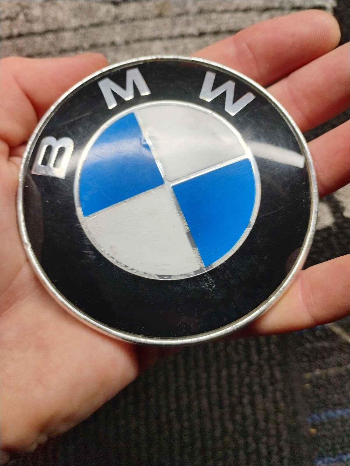 BMW OEM Hood Trunk Emblem Roundel 82mm 51.14-1872324 E30 E28 E34 Badge Logo