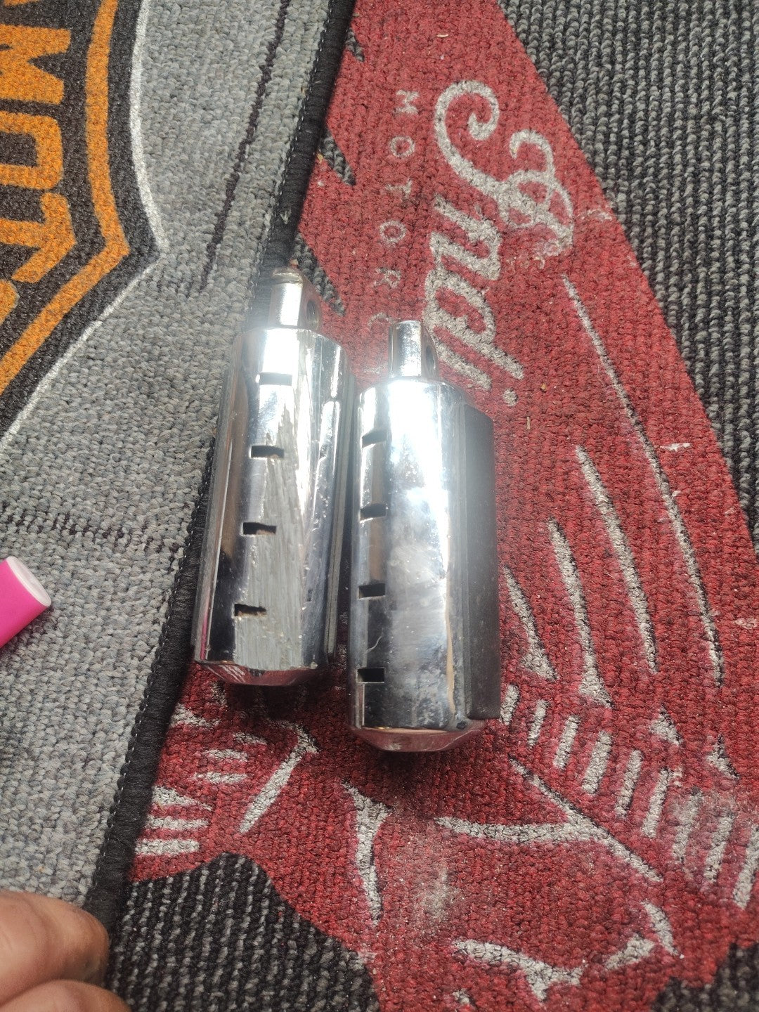 Harley Davidson Footpegs pegs 7/16" wide mount black rubber OEM