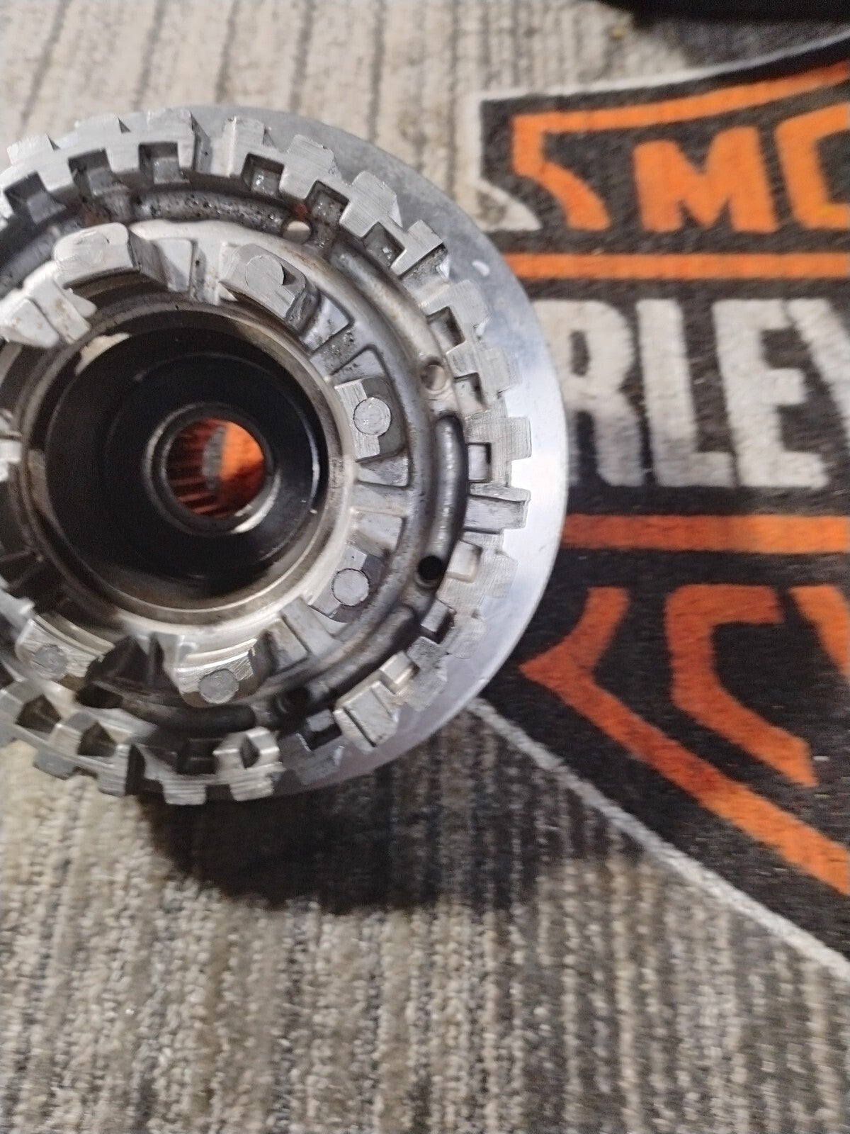 Clutch Hub Harley Davidson 37550-90A 1995 HD DYNA FXDS Oem