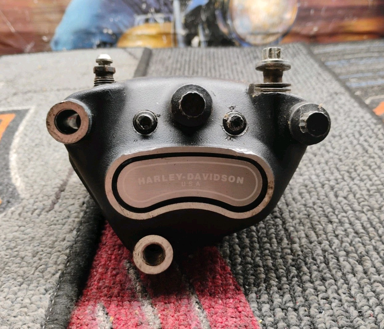 14-22 HARLEY DAVIDSON IRON 883 FRONT BRAKE CALIPER 41300010