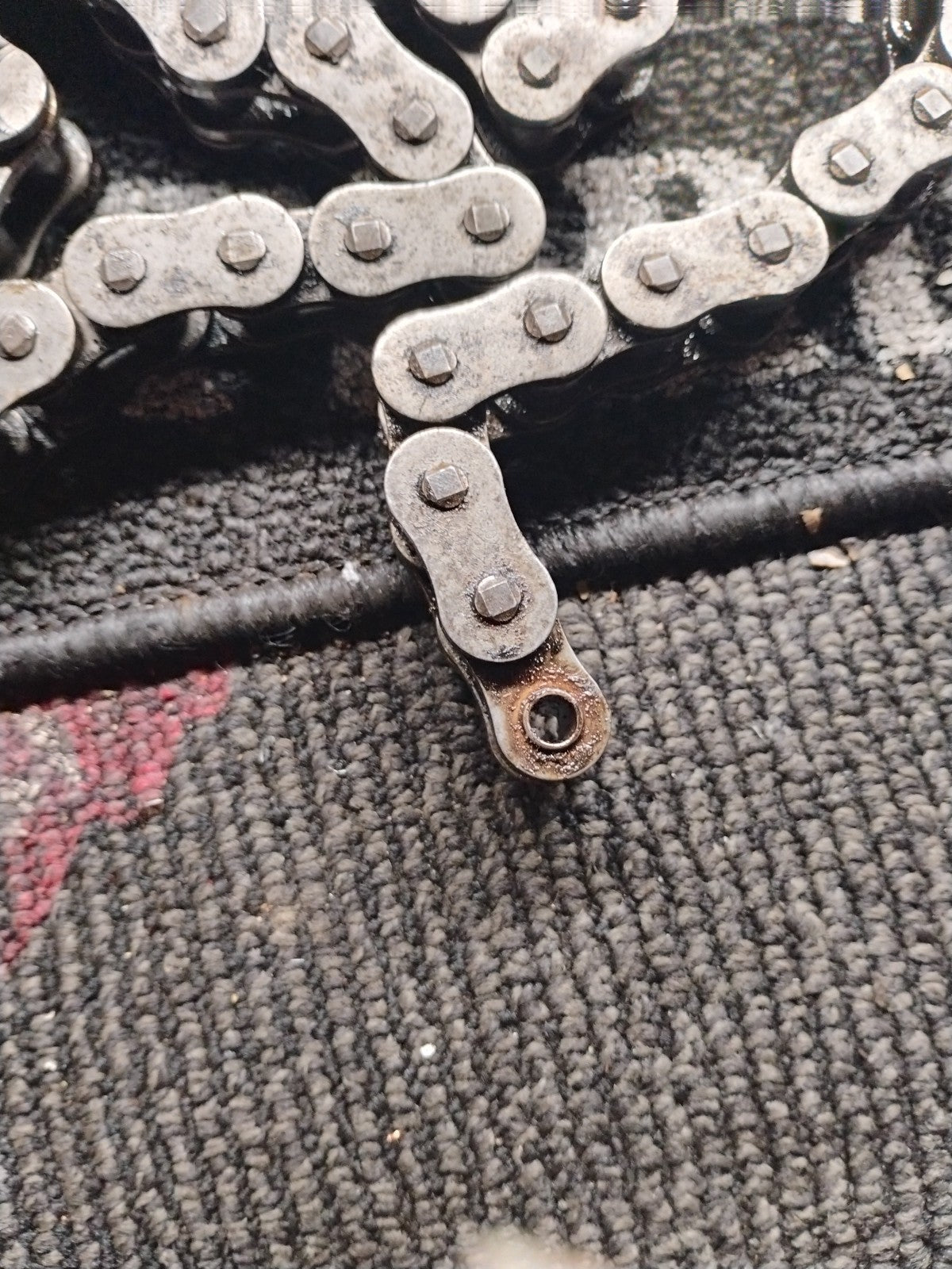  Diamond roller chain, likely a 530XL0 Missing Master Link