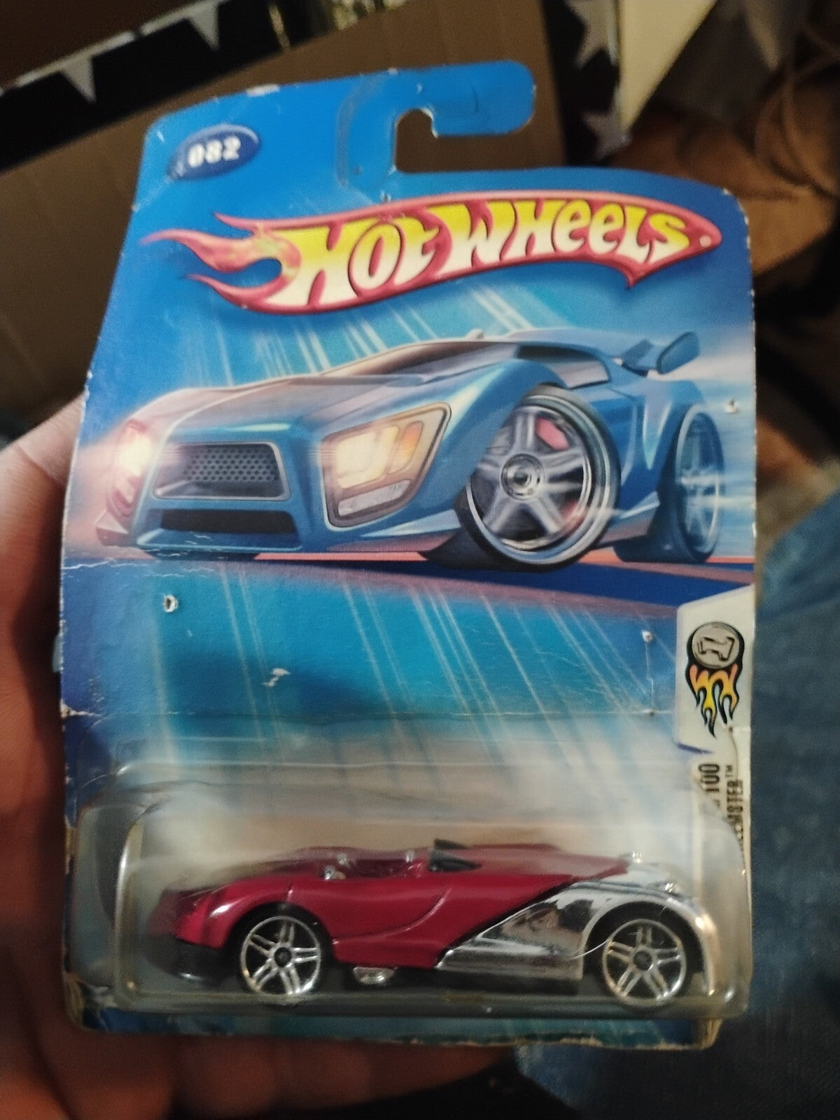 Hot Wheels  Factory Sealed - 2004-082 Xtreemster  NOC  1:64  (218H1)  C2742