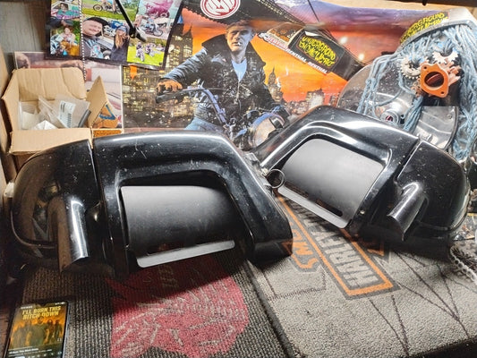 Used Pair Of Vented Lower Fairing with Glove Box for Harley Davidson Touring