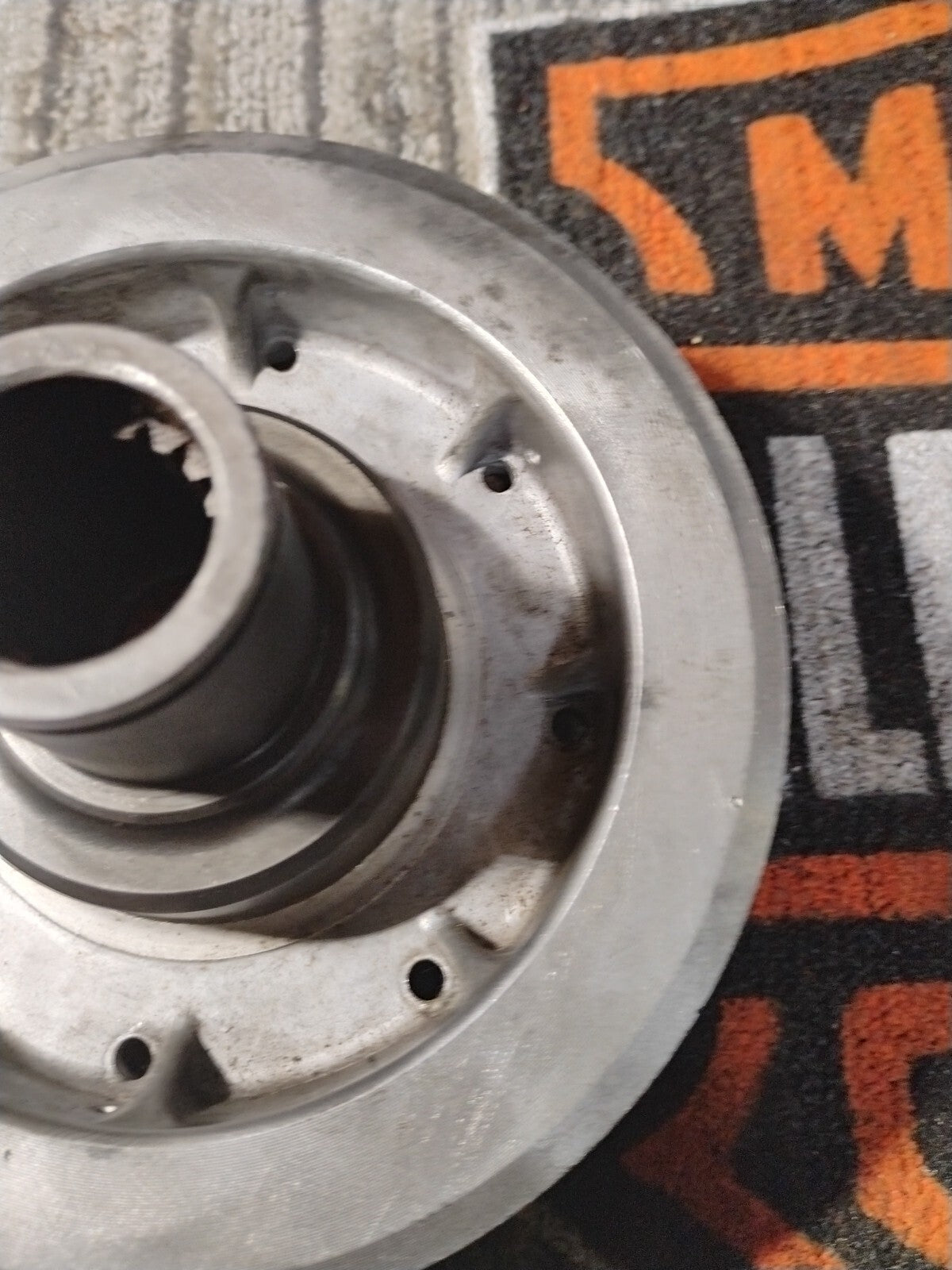 Clutch Hub Harley Davidson 37550-90A 1995 HD DYNA FXDS Oem
