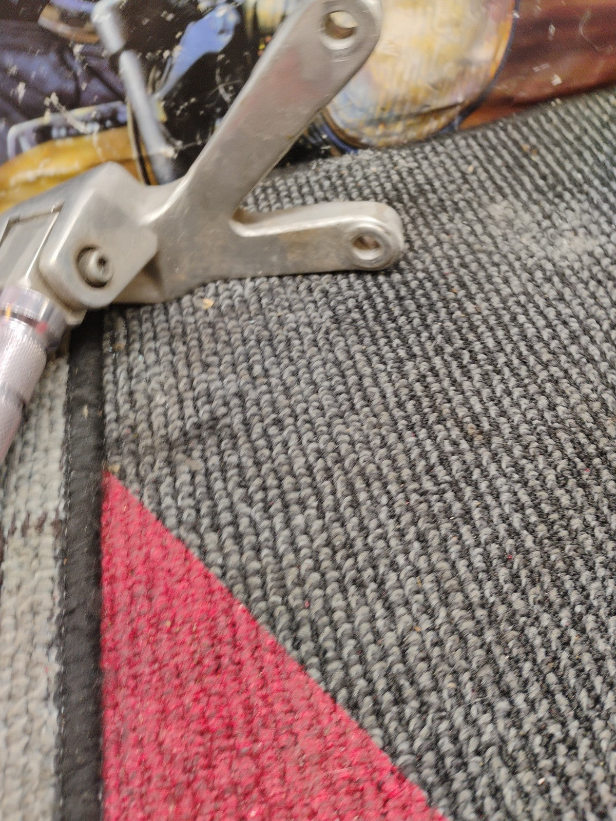 1995 Yamaha YZF600R YZF 600 YZF600 R 600R Right Rear Foot Peg Pedal Mount Back