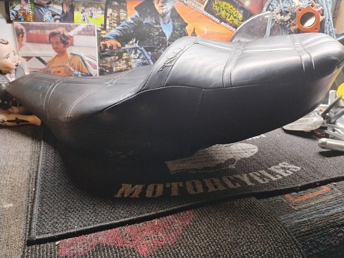 OEM HARLEY DAVIDSON TOURING SEAT PN 52151-83 - 86