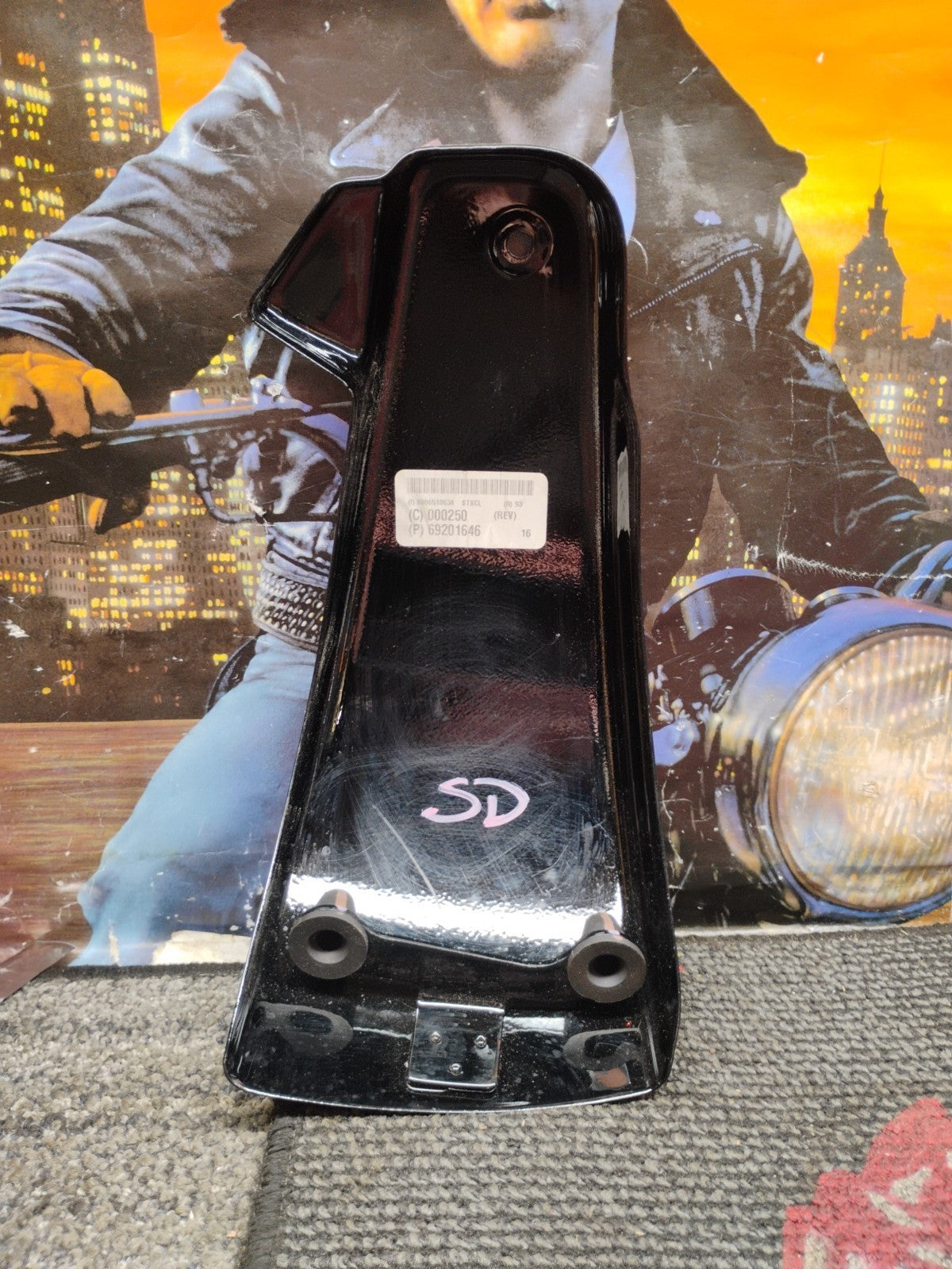 18 Up Harley Softail Street Bob FXBB Left Side Frame Cover Gloss Black 69201646