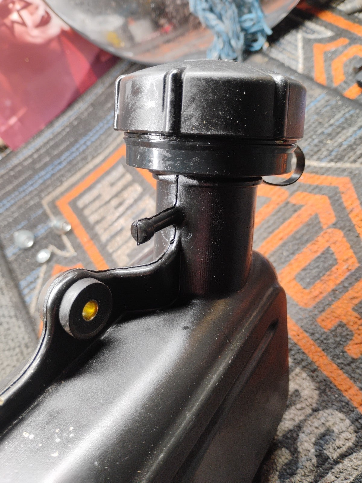 HONDA HS520 FUEL TANK & GAS CAP  WITH HARDWARE