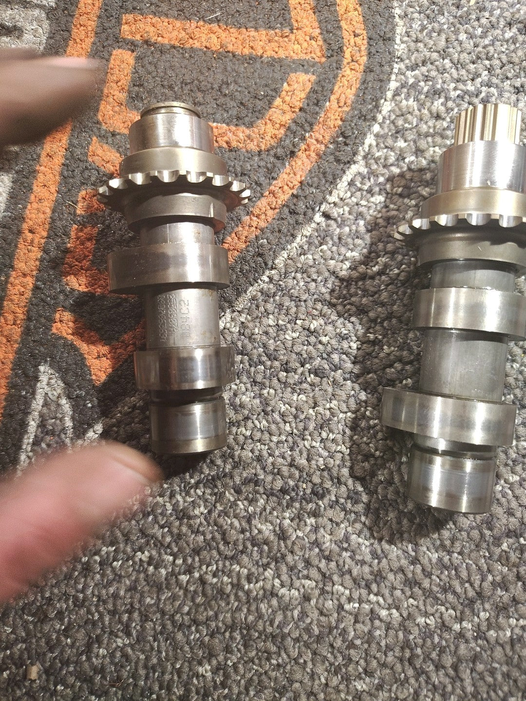 OEM Harley-Davidson Stock Twin Camshafts 2561707a / 2558907a