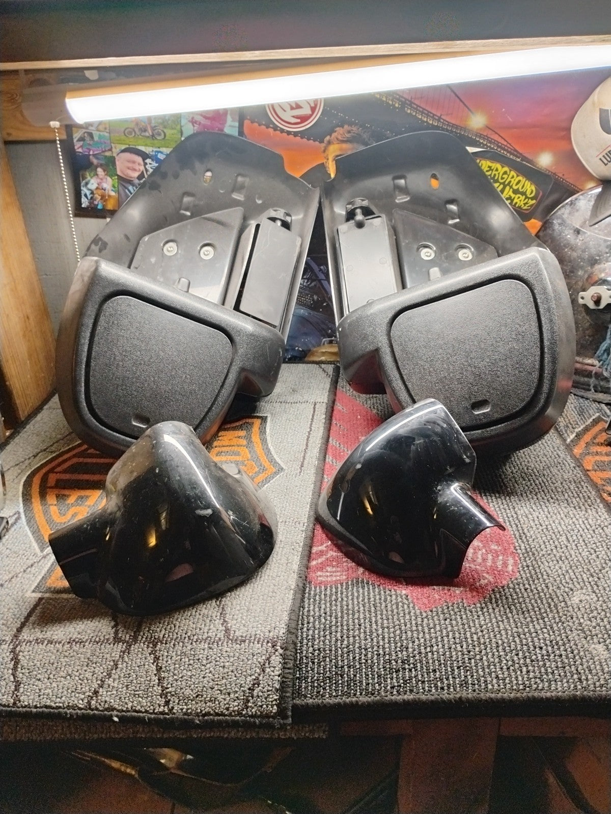 Harley 14-23 Touring Vented Lower Leg Fairing Glove Box