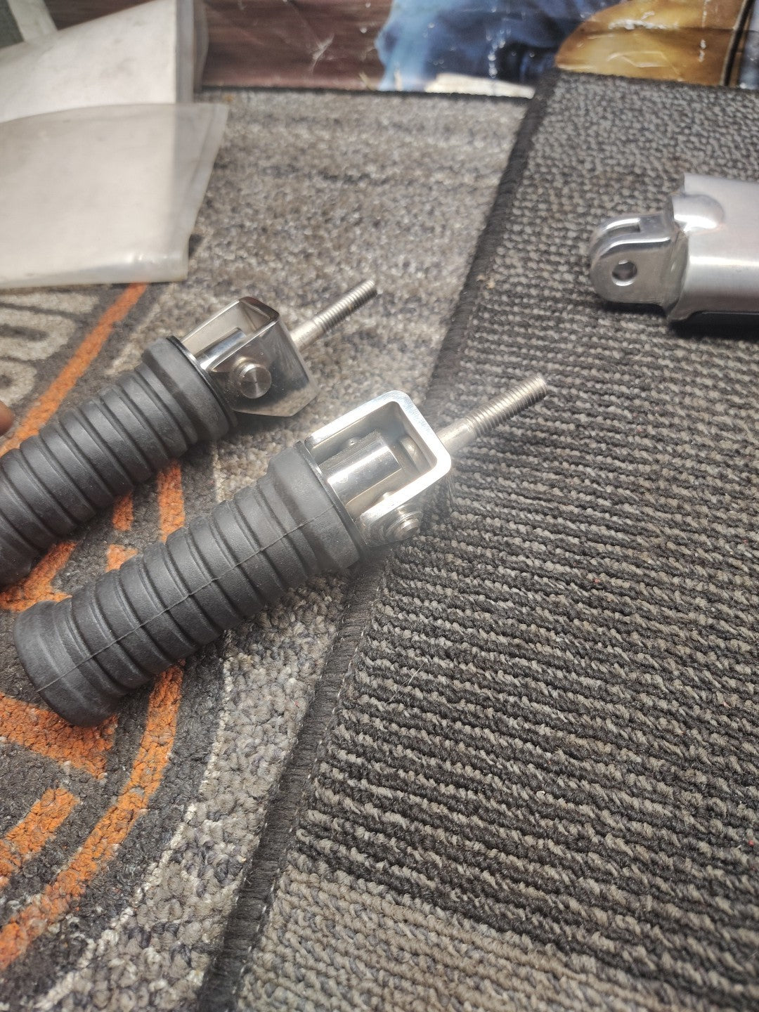 Triumph Adventurer 900 Front& Rear Footrests Oem  A9701110