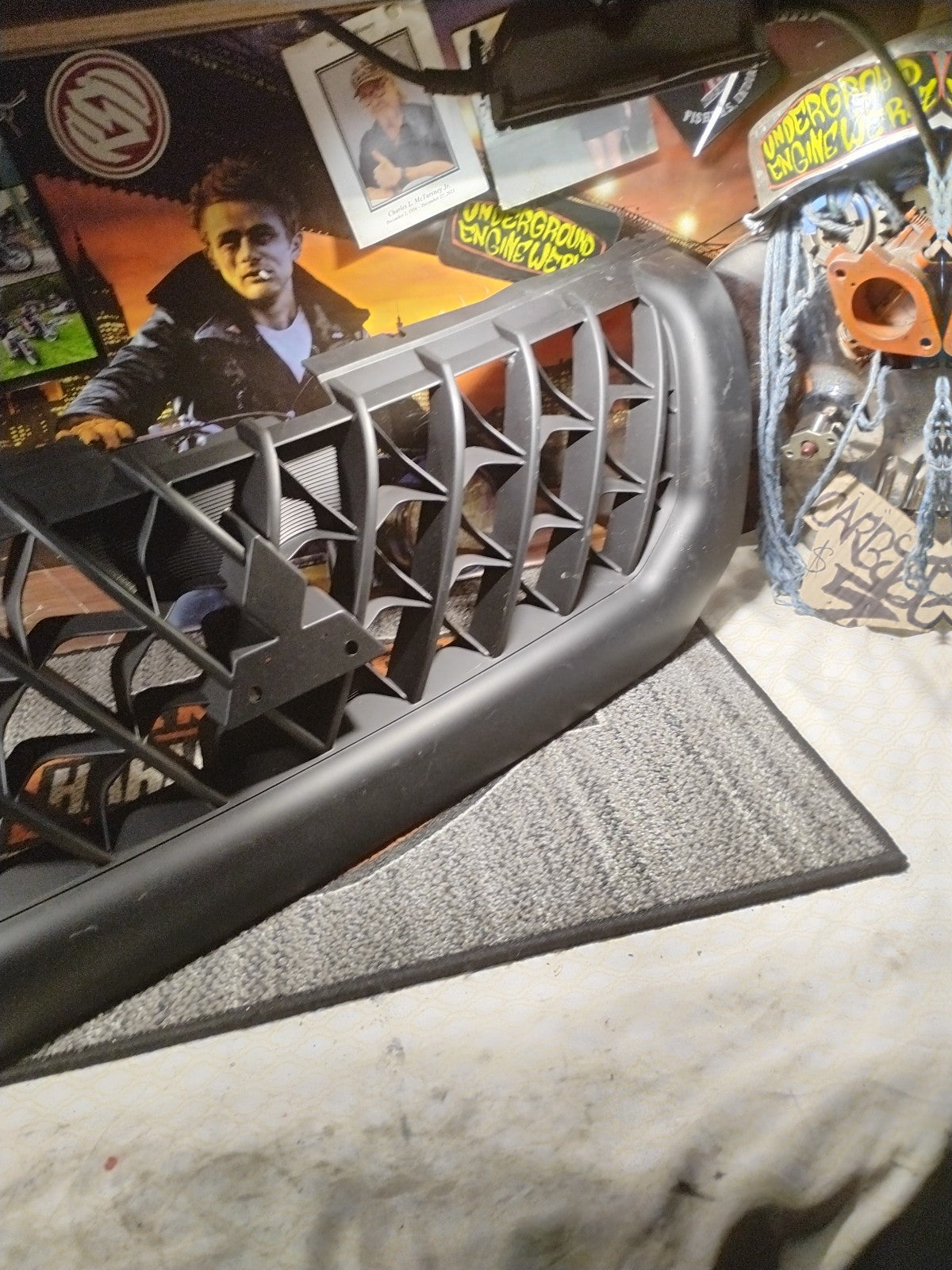 fits 2000-2001 MONTERO SPORT Front Bumper Grille Black NEW