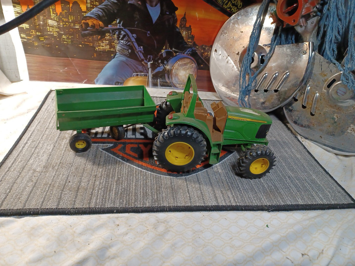 JOHN DEERE TRACTOR & GRAIN TRAILER USED ERTL PLASTIC W/RUBBER TIRES 7” LONG TRAC