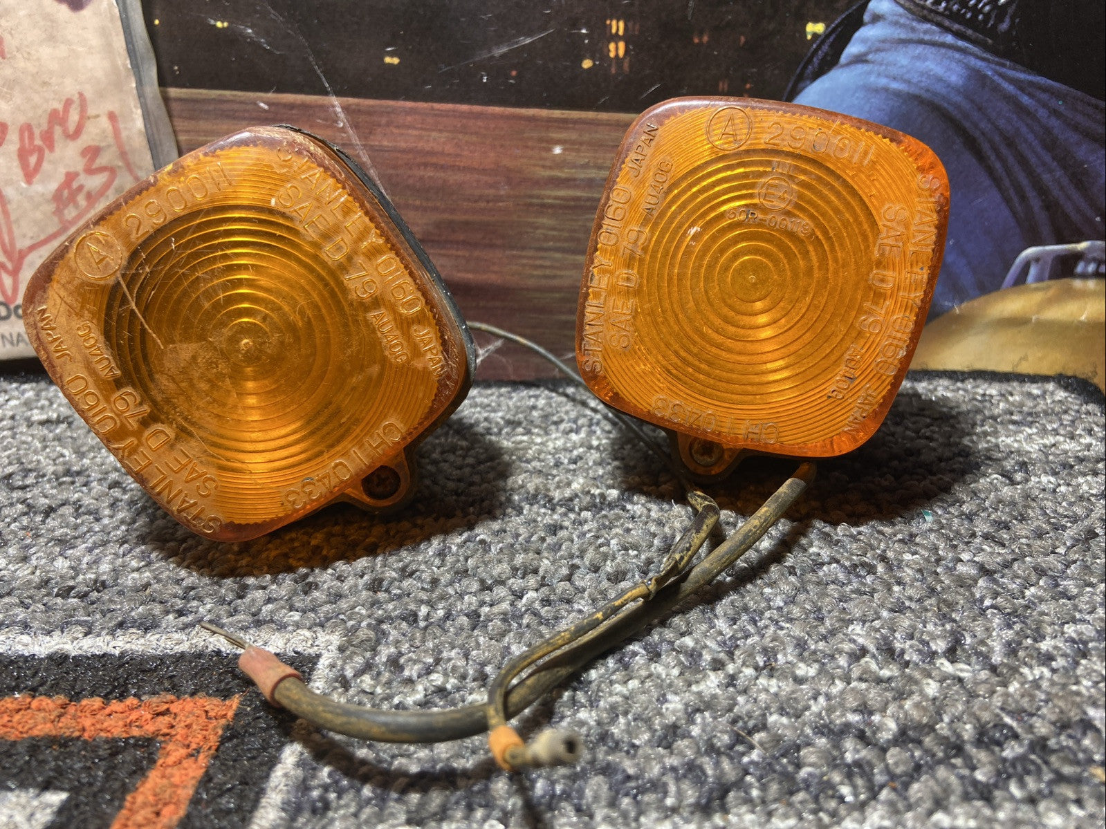 1984 Honda XL200R TURN SIGNAL INDICATOR LIGHTS A369