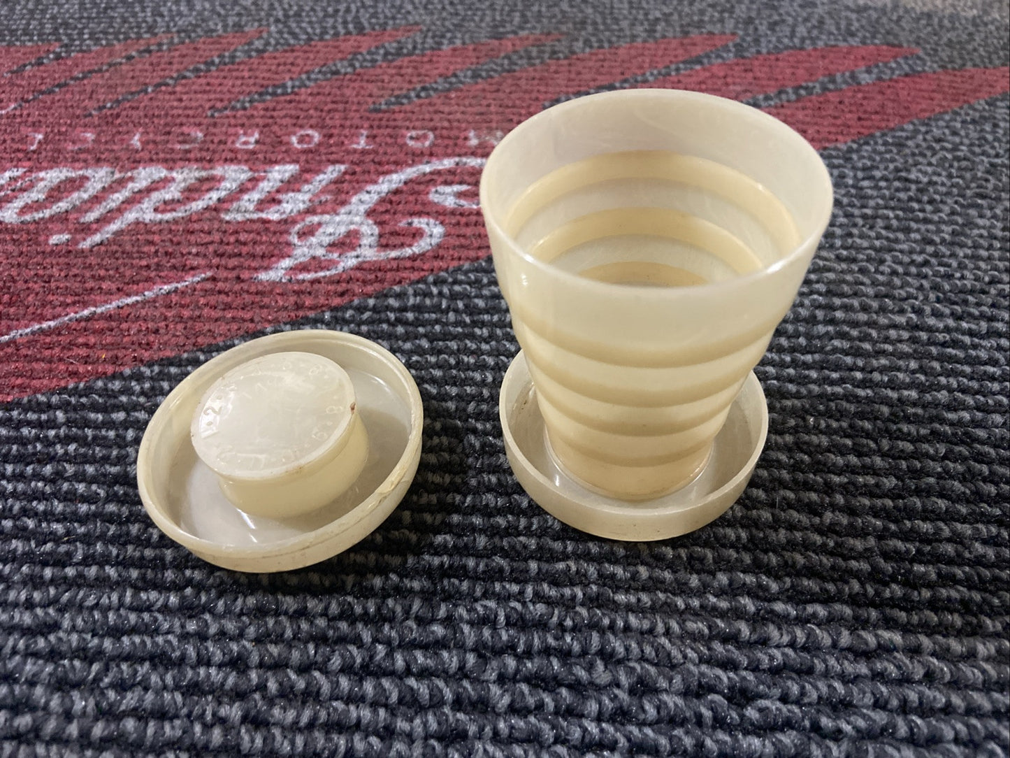 Stanhome Collapsible Travel Drinking Cup and Lid w/ Pill Holder Vintage