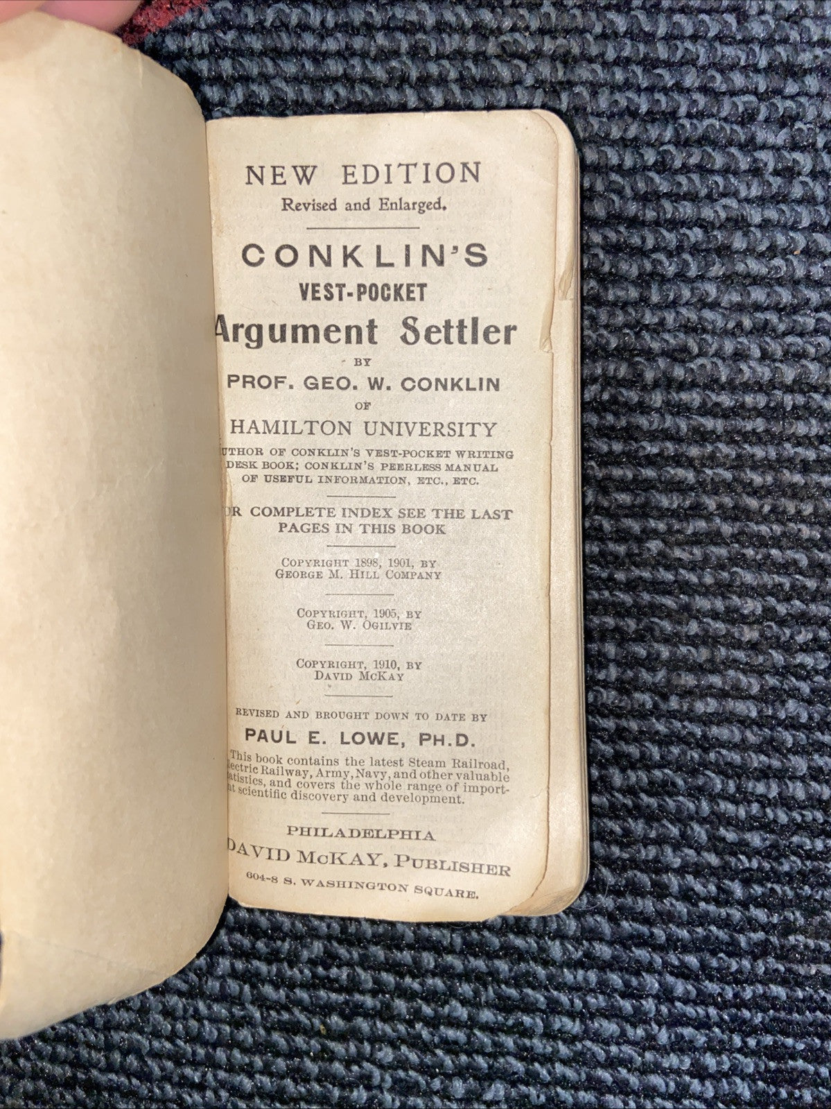 Antique Hill’s Vest Pocket French English Dictionary Copyright 1898