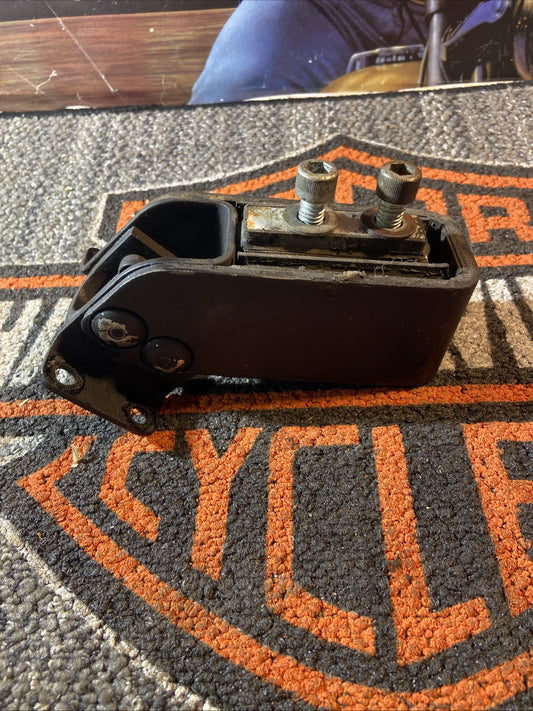 2009 BUELL BLAST 500 REAR ENGINE MOUNT MOTOR MOUNT BRACKET STOCK OEM