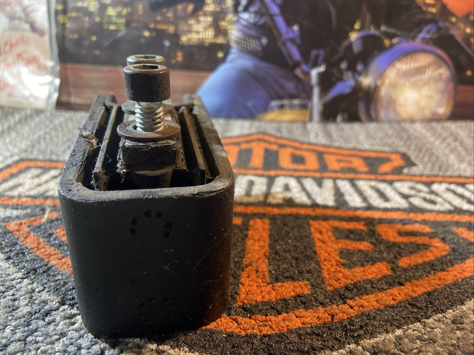 2009 BUELL BLAST 500 REAR ENGINE MOUNT MOTOR MOUNT BRACKET STOCK OEM