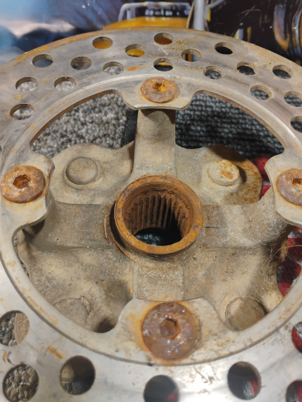 2005 Yamaha Kodiak 400 front hub with rotor 