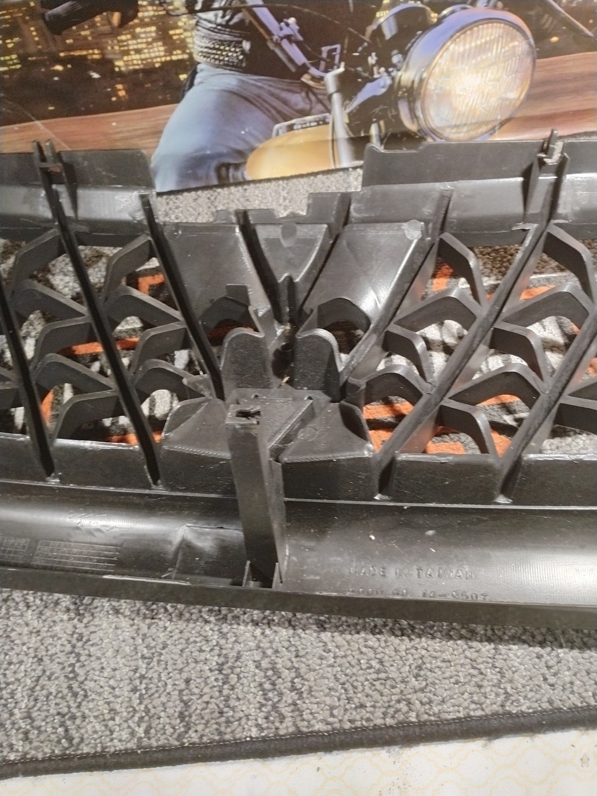 fits 2000-2001 MONTERO SPORT Front Bumper Grille Black NEW