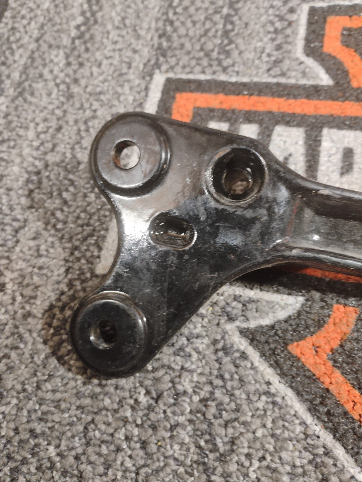 2001 Harley Davidson Fatboy 65436-00 Muffler Support Bracket