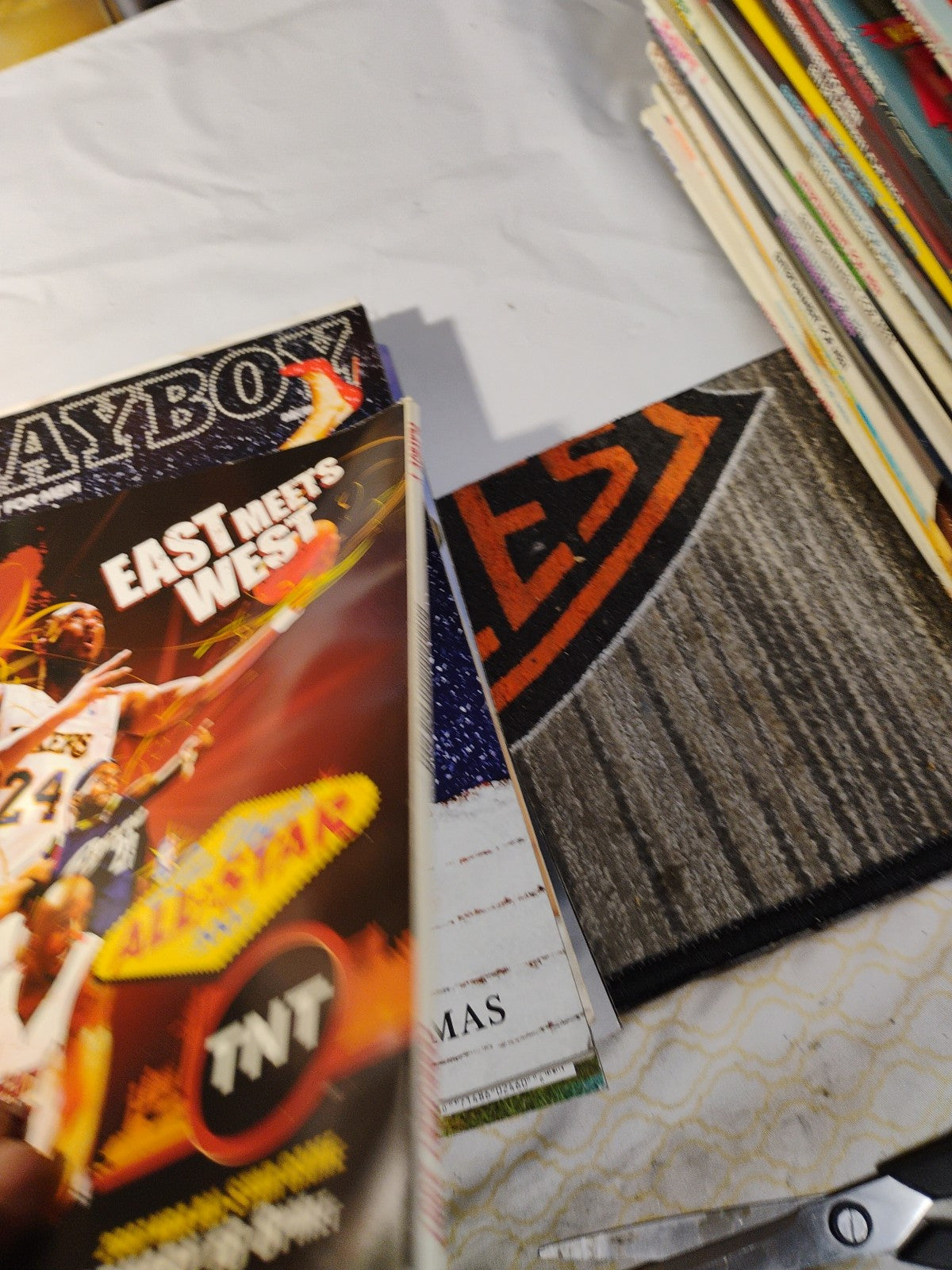  Playboy Magaz February 2007 - Tricia Helfer, Battlestar Galactica, Bettie Page