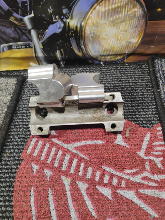 Silver 22mm Handlebar Riser Clamp 30mm Lifting Height for  RM125 RM250 RMZ