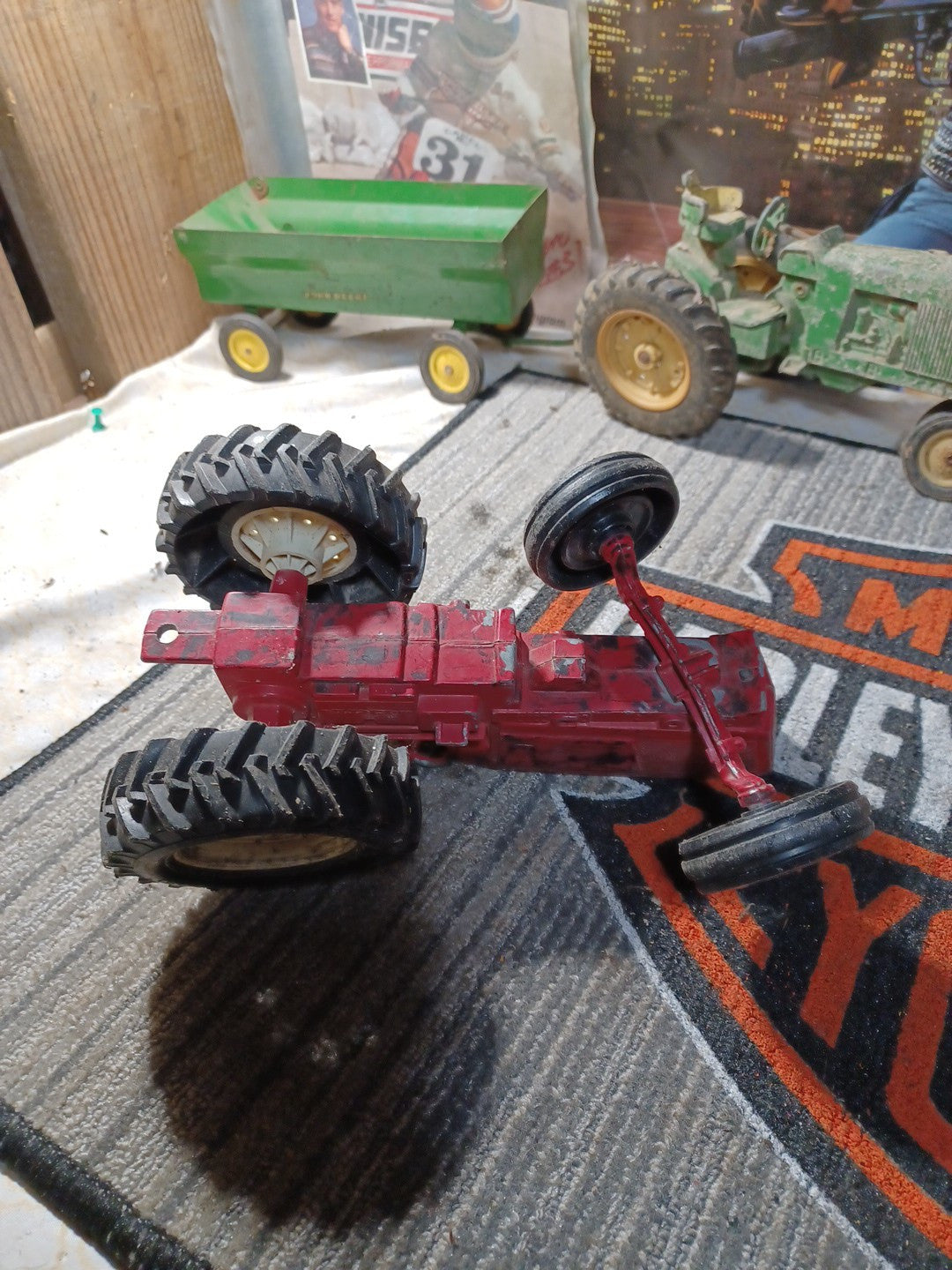 VINTAGE ERTL 2706 International Red Die Cast Tractor STK #415  Toy Farm Machine