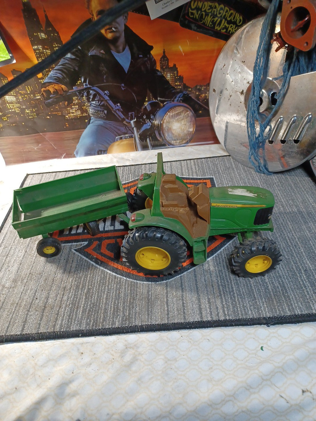JOHN DEERE TRACTOR & GRAIN TRAILER USED ERTL PLASTIC W/RUBBER TIRES 7” LONG TRAC