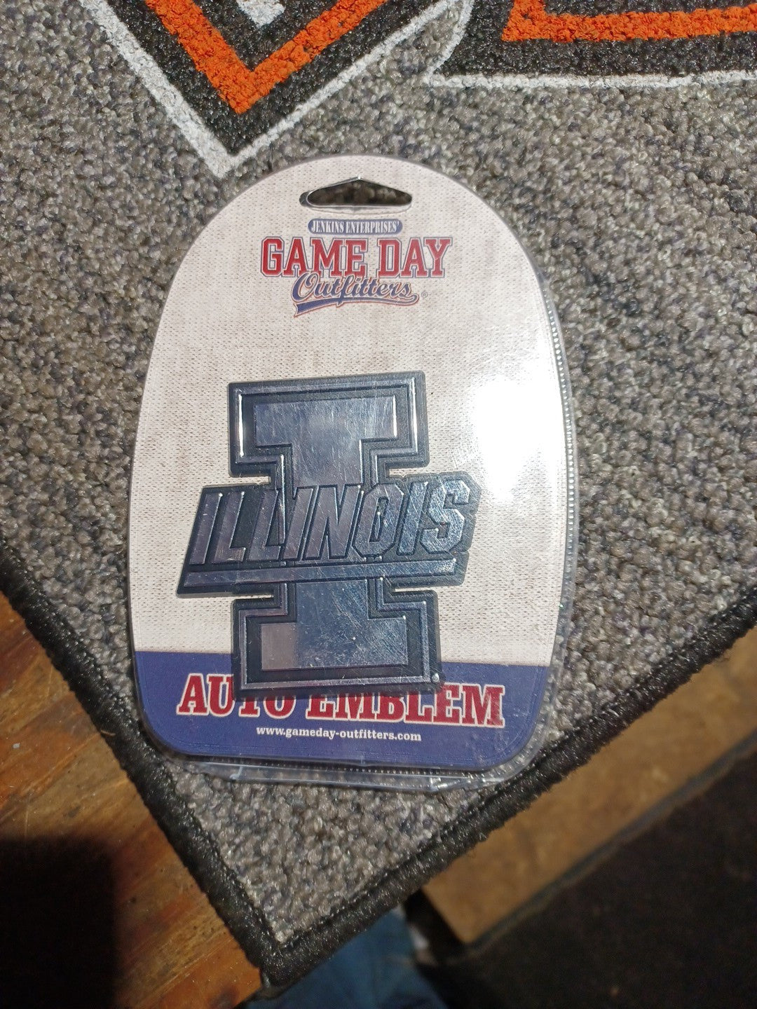 University of Illinois "Banner" Shiny Chrome Auto Emblem