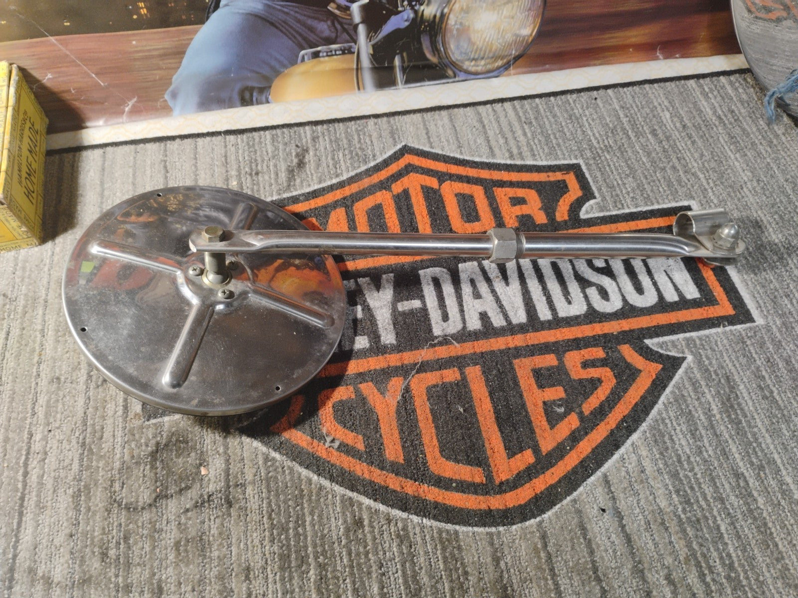 Used Freightliner Center Ball Stud Tripod Mount  Mirror - P/N A22-72071-000