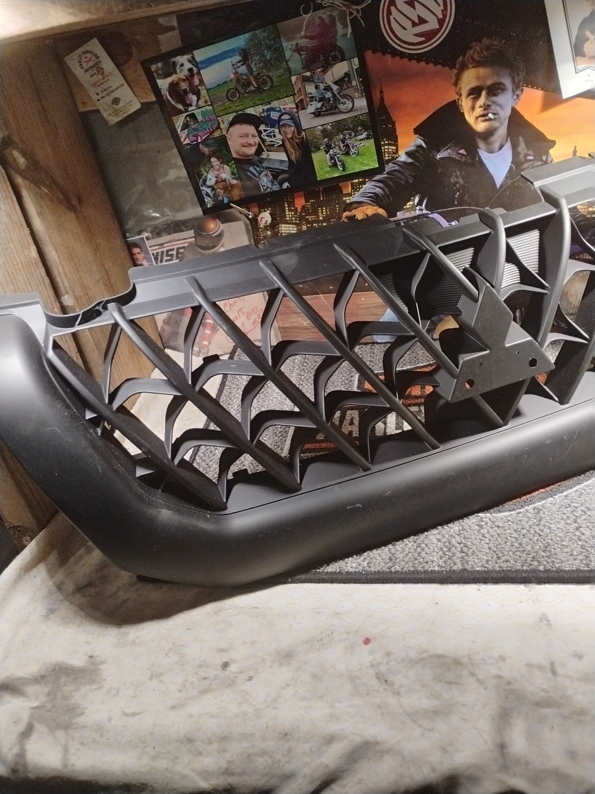 fits 2000-2001 MONTERO SPORT Front Bumper Grille Black NEW