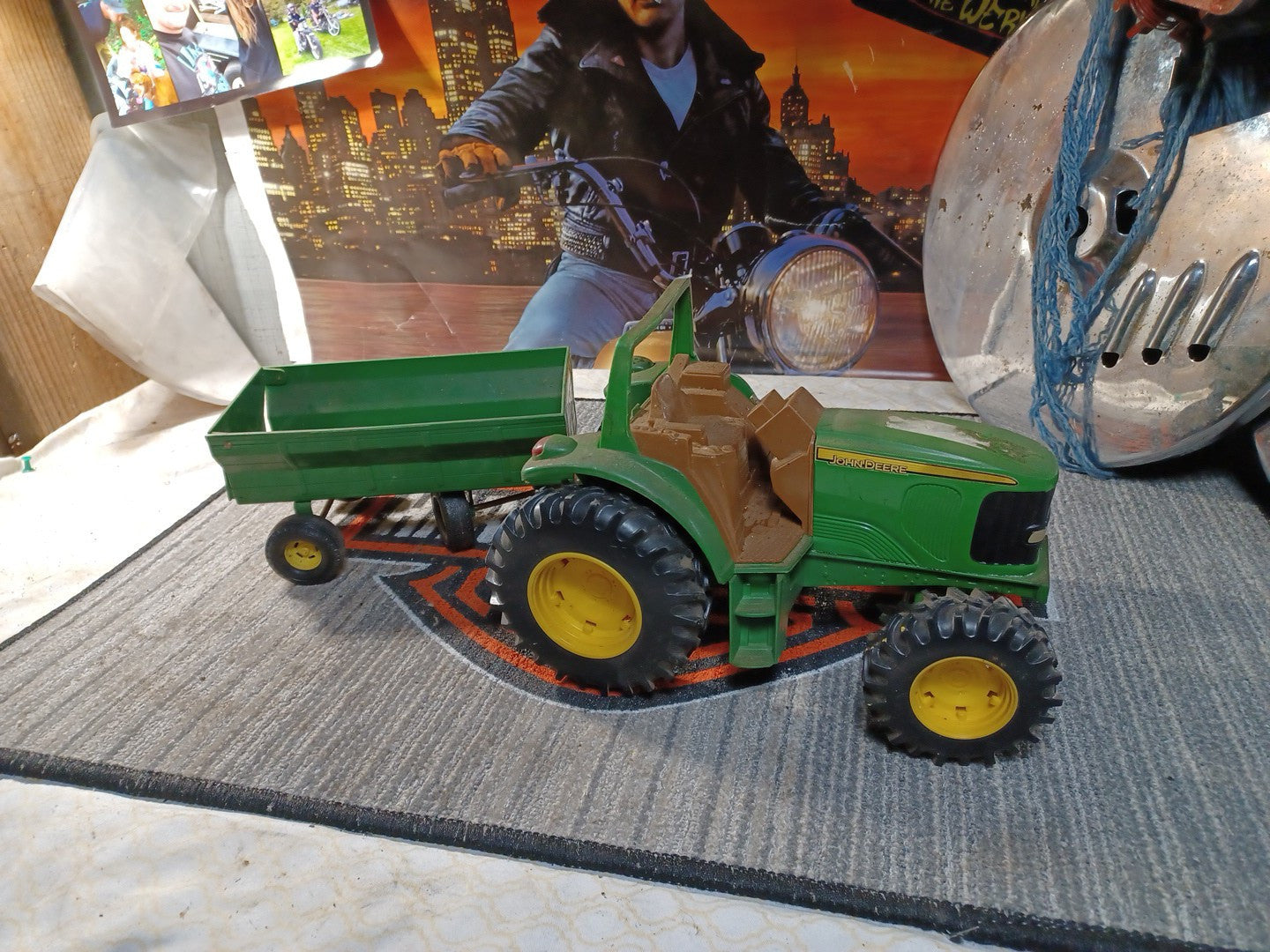 JOHN DEERE TRACTOR & GRAIN TRAILER USED ERTL PLASTIC W/RUBBER TIRES 7” LONG TRAC