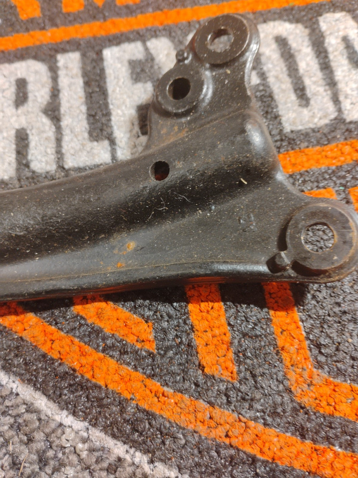 Harley Dyna Super Wide Glide Low Rider Black Rear Exhaust Mount Bracket 65695-06