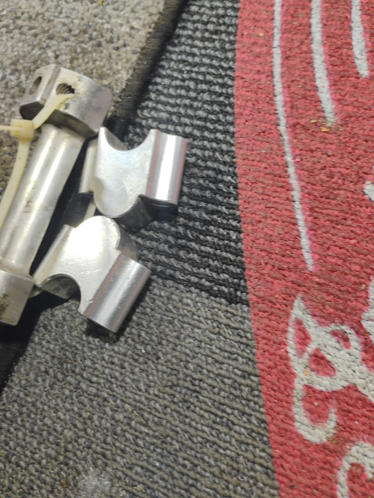 Silver 22mm Handlebar Riser Clamp 30mm Lifting Height for  RM125 RM250 RMZ