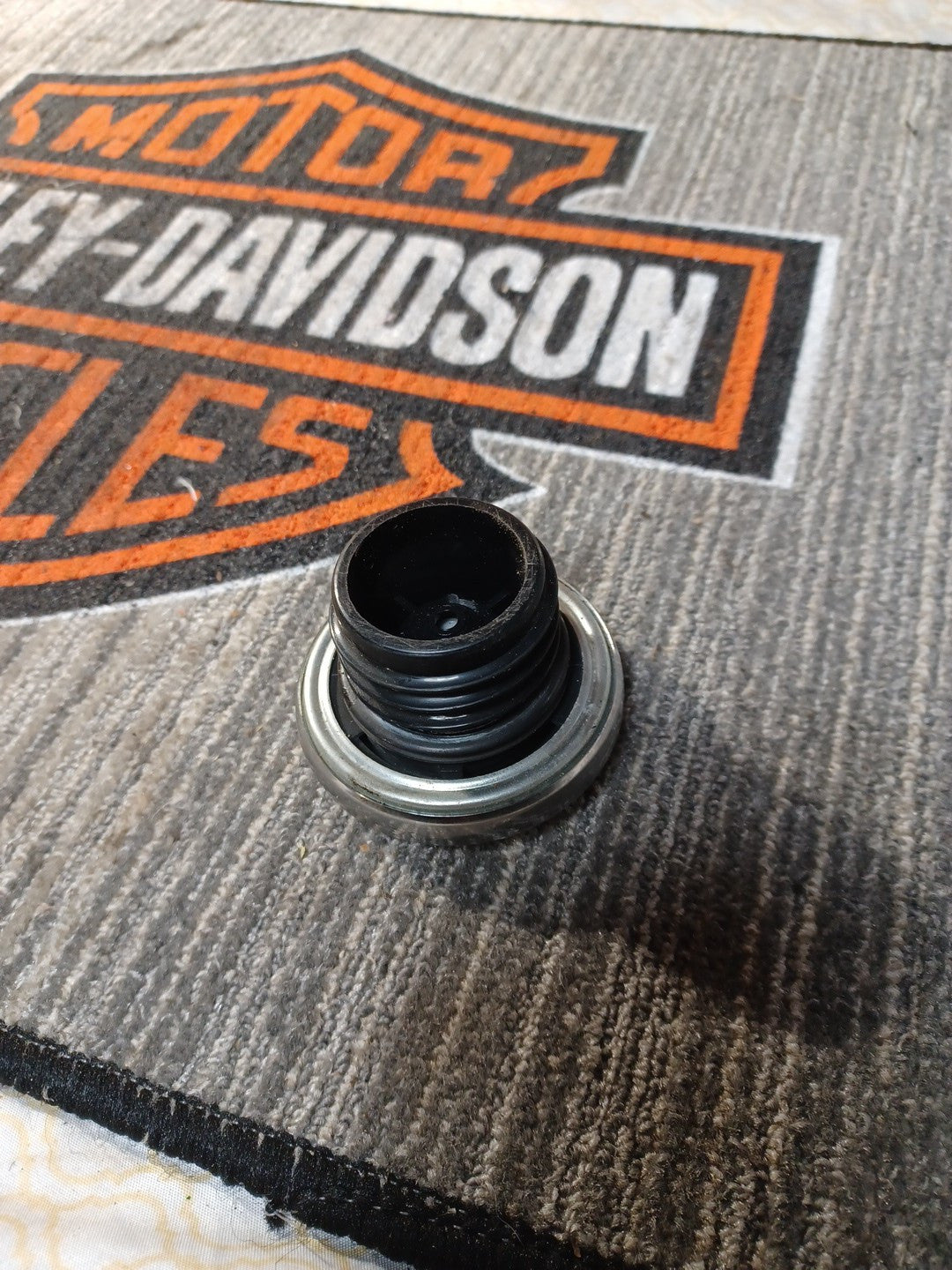 2015 Harley FXDB Dyna Street Bob Gas Fuel Tank Cap